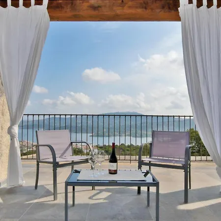Villa Amaca Con Piscina A Sfioro Riscaldata E Vista Mozzafiato Sulla Costa Cannigione